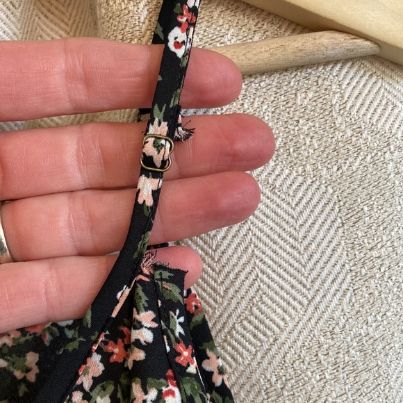 Forever 21 cropped ruffled tank top - Picture 6 of 7